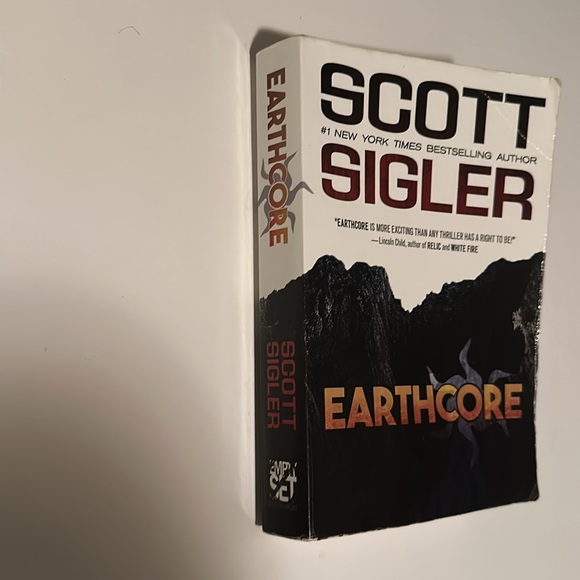 EarthCore by Scott Sigler - Picture 4 of 5